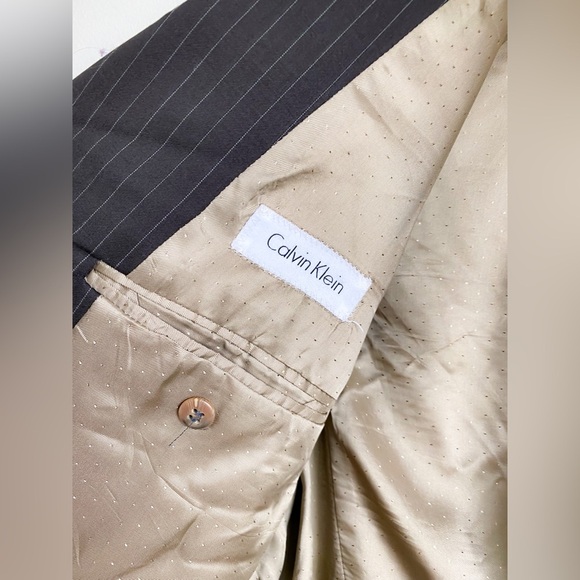 Calvin Klein Wool Pinstripe Brown Blazer Sport Coat Suit Jacket Three Button 42R - Picture 4 of 12